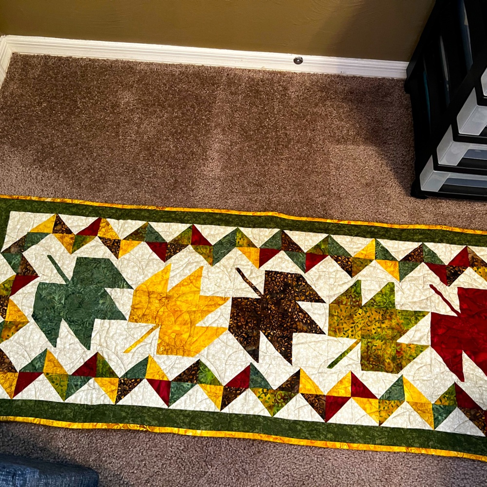 Leaves quilt runner. Handmade